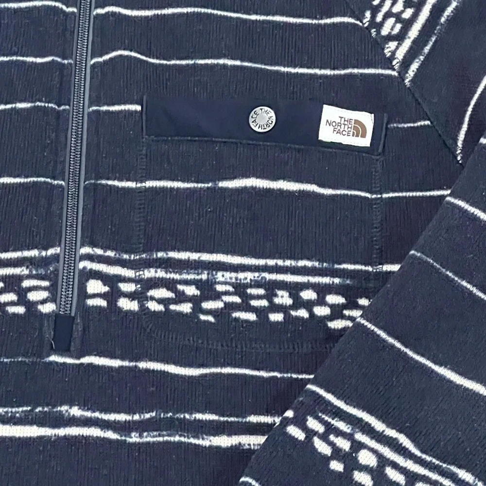 Men’s Medium The North Face Quarter Zip Navy Fisherman Naval Pattern Sweater